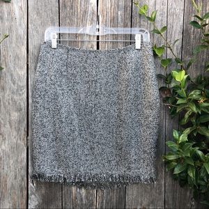 Bebe grey tweed skirt with sight fringe edge 8